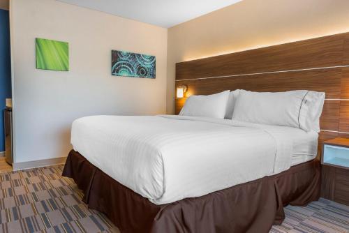 Hotel Holiday Inn Express & Suites Clarion