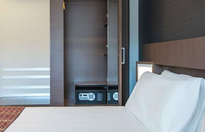 Hotel Granada By Pierre Vacances