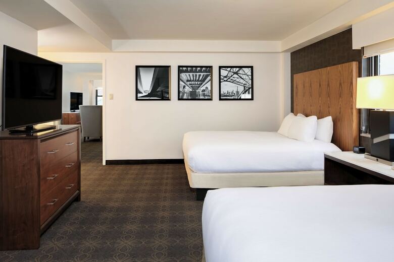 Doubletree By Hilton Hotel & Suites Pittsburgh Downtown