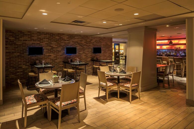 Doubletree By Hilton Hotel & Suites Pittsburgh Downtown