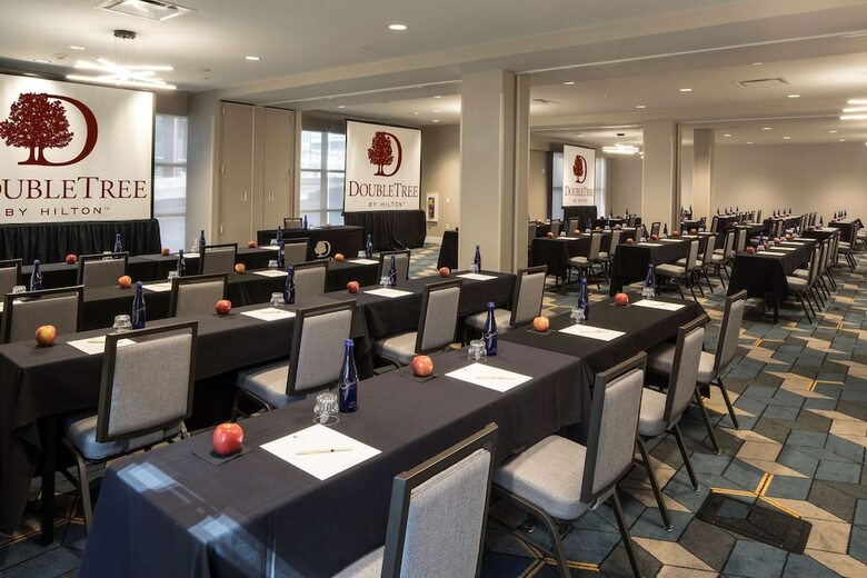 Doubletree By Hilton Hotel & Suites Pittsburgh Downtown