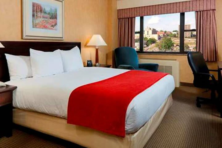 Doubletree By Hilton Hotel & Suites Pittsburgh Downtown