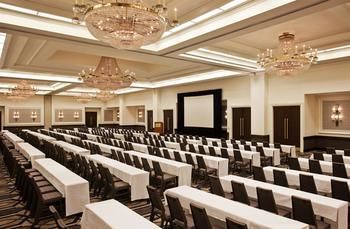 Sheraton Philadelphia Society Hill Hotel