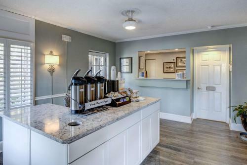 Motel Best Western Sea Island Inn