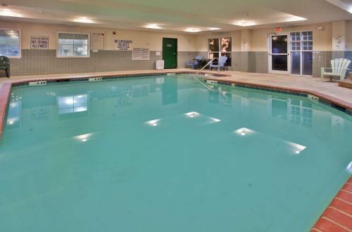 Hotel Country Inn & Suites Beaufort