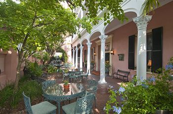 Posada Meeting Street Inn