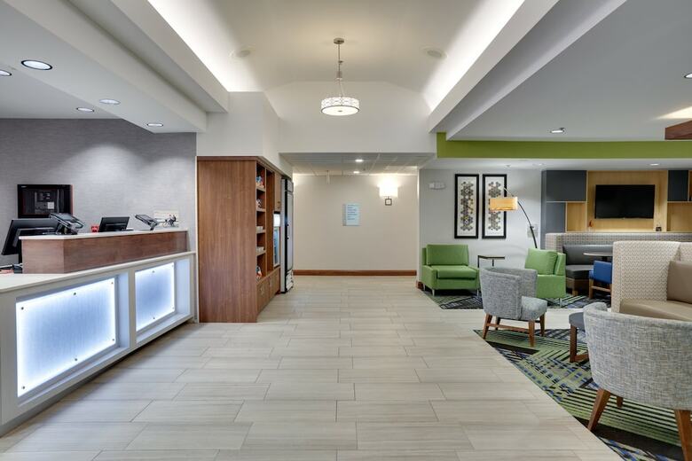 Hotel Holiday Inn Express & Suites Mitchell