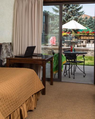 Hotel The Foothills Inn