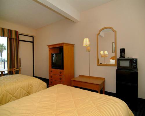 Motel Econo Lodge Inn And Suites Beach Front Central