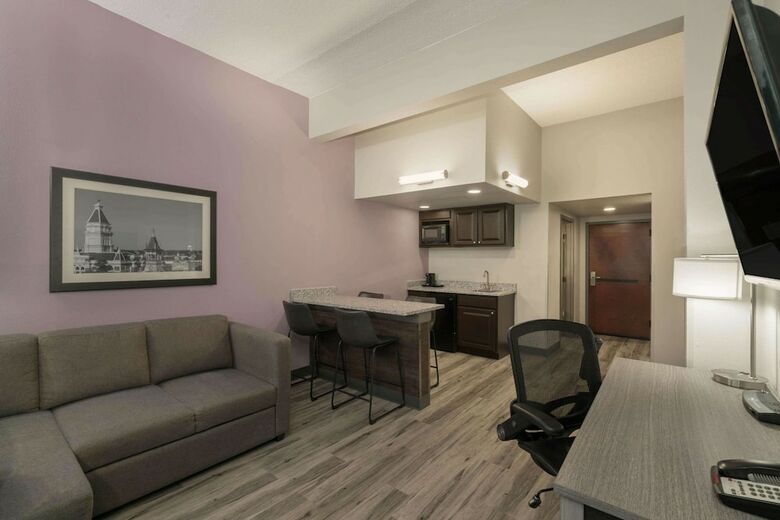 Hotel La Quinta By Wyndham Clarksville