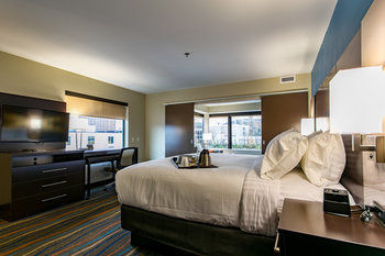 Holiday Inn Hotel & Suites Chattanooga
