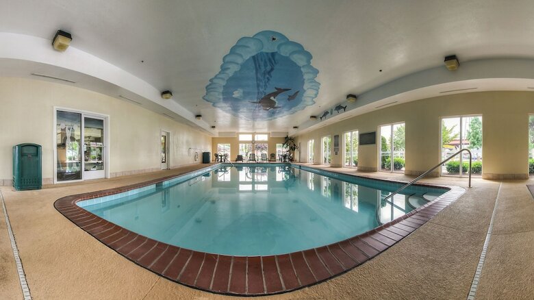 Hotel Comfort Suites At Rivergate Mall