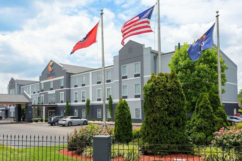 Hotel Comfort Suites At Rivergate Mall