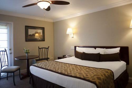 Hotel Reagan Resorts Inn