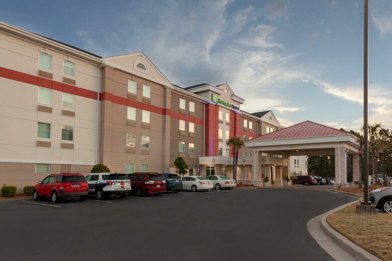 Hotel Holiday Inn Express Myrtle Beach-broadway At The Beach