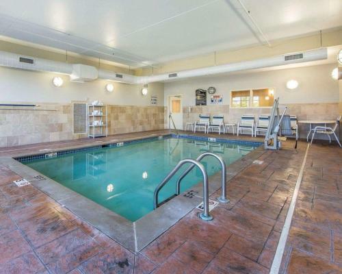 Hotel Comfort Suites East Knoxville