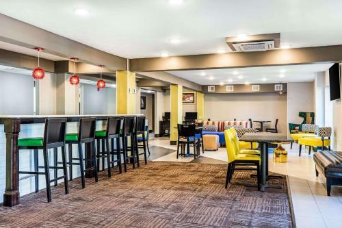 Hotel Country Hearth Inn & Suites