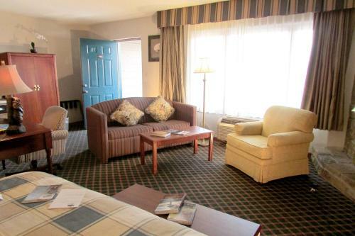 Arbors At Island Landing Hotel & Suites