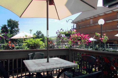 Arbors At Island Landing Hotel & Suites
