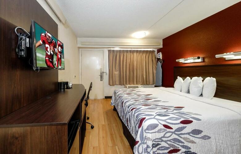 Motel Red Roof Inn & Suites Addison