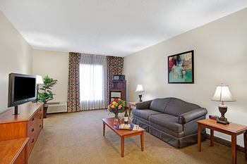 Motel Baymont Inn & Suites Houston- Sam Houston Parkway