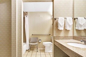 Motel Baymont Inn & Suites Houston- Sam Houston Parkway