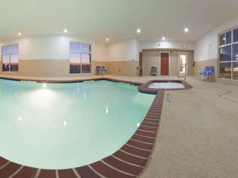 Holiday Inn Express Hotel & Suites Alvarado