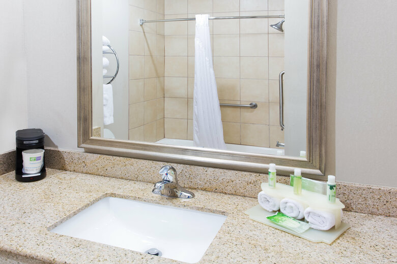 Holiday Inn Express Hotel & Suites Alvarado