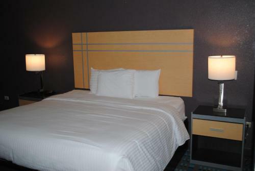 Hotel Fifth Season Inn & Suites
