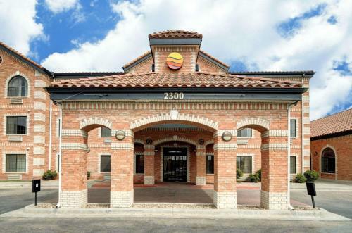 Hotel Comfort Inn And Suites Medical West