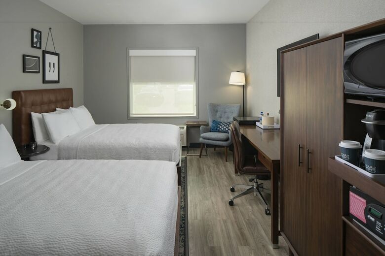 Holiday Inn Express Hotel & Suites Arlington/six Flags Area