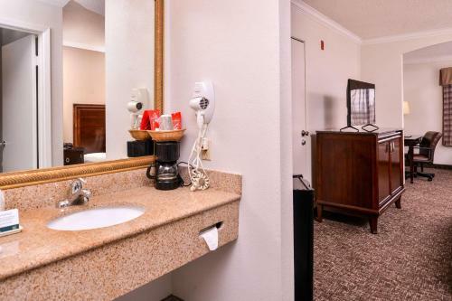 Hotel Quality Inn And Suites Beaumont