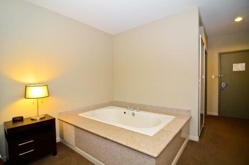 Hotel Baymont By Wyndham Columbus