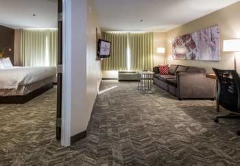 Holiday Inn Hotel & Suites Denton University Area