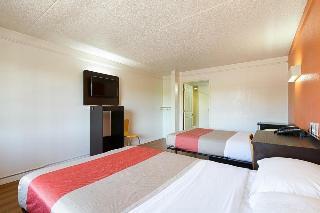 Motel 6 Dallas Market Center