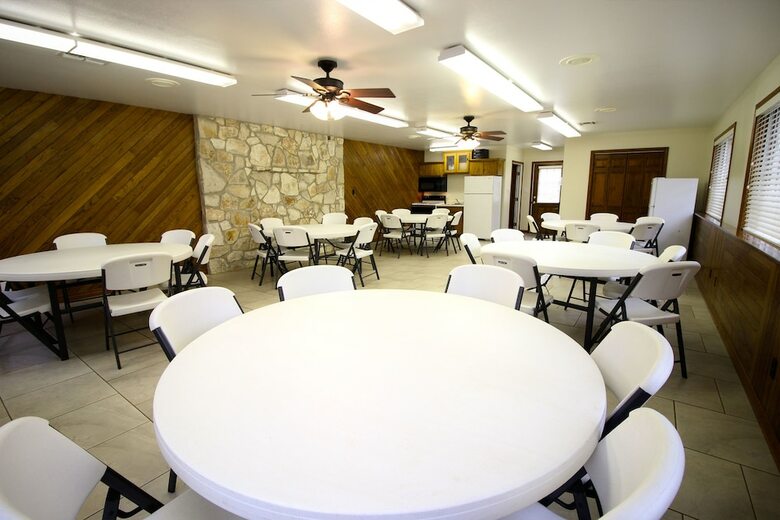 Hotel Peach Tree Inn & Suites
