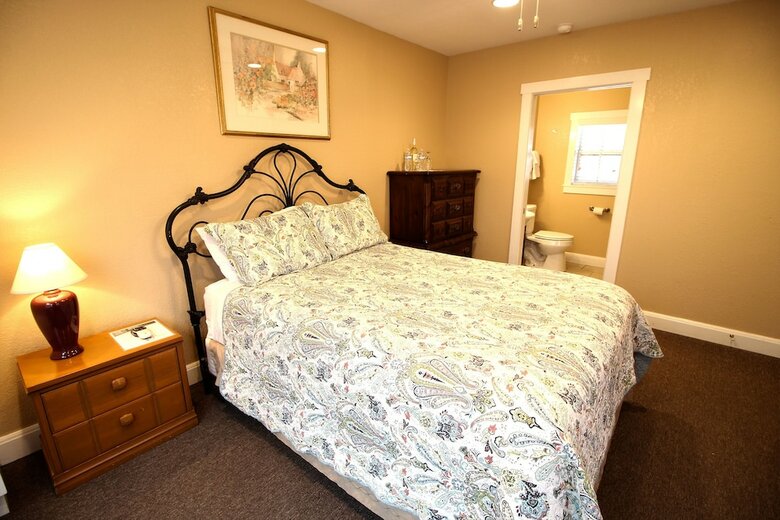 Hotel Peach Tree Inn & Suites