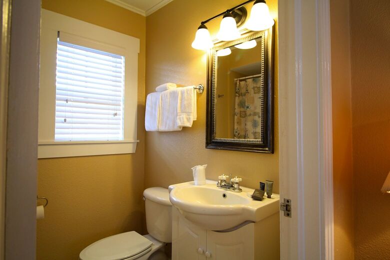 Hotel Peach Tree Inn & Suites