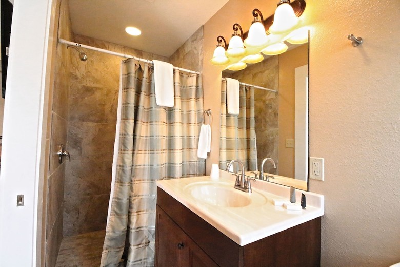 Hotel Peach Tree Inn & Suites