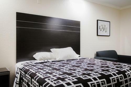 Hotel Scottish Inn & Suites Willowbrook