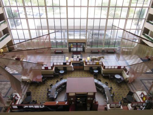 Atrium Hotel And Suites Dfw Airport