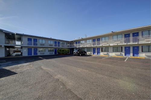 Motel 6 Laredo South