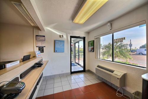 Motel 6 Laredo South