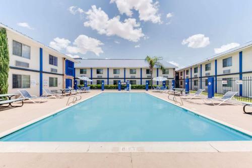 Motel Days Inn & Suites Laredo Texas