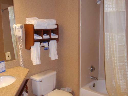 Hotel Baymont By Wyndham Lewisville