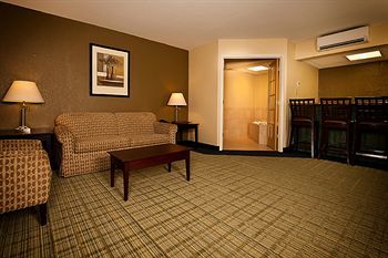 Grand Texan Hotel And Convention Center