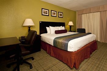 Grand Texan Hotel And Convention Center
