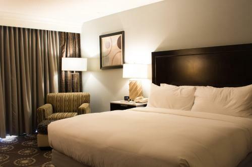 Hotel Doubletree By Hilton Midland Plaza