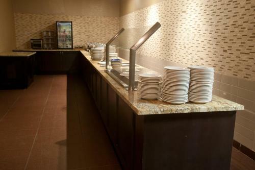 Hotel Doubletree By Hilton Midland Plaza