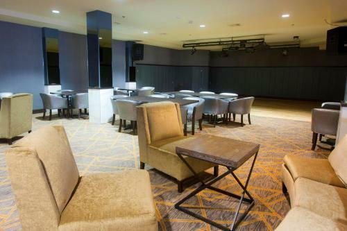Hotel Doubletree By Hilton Midland Plaza